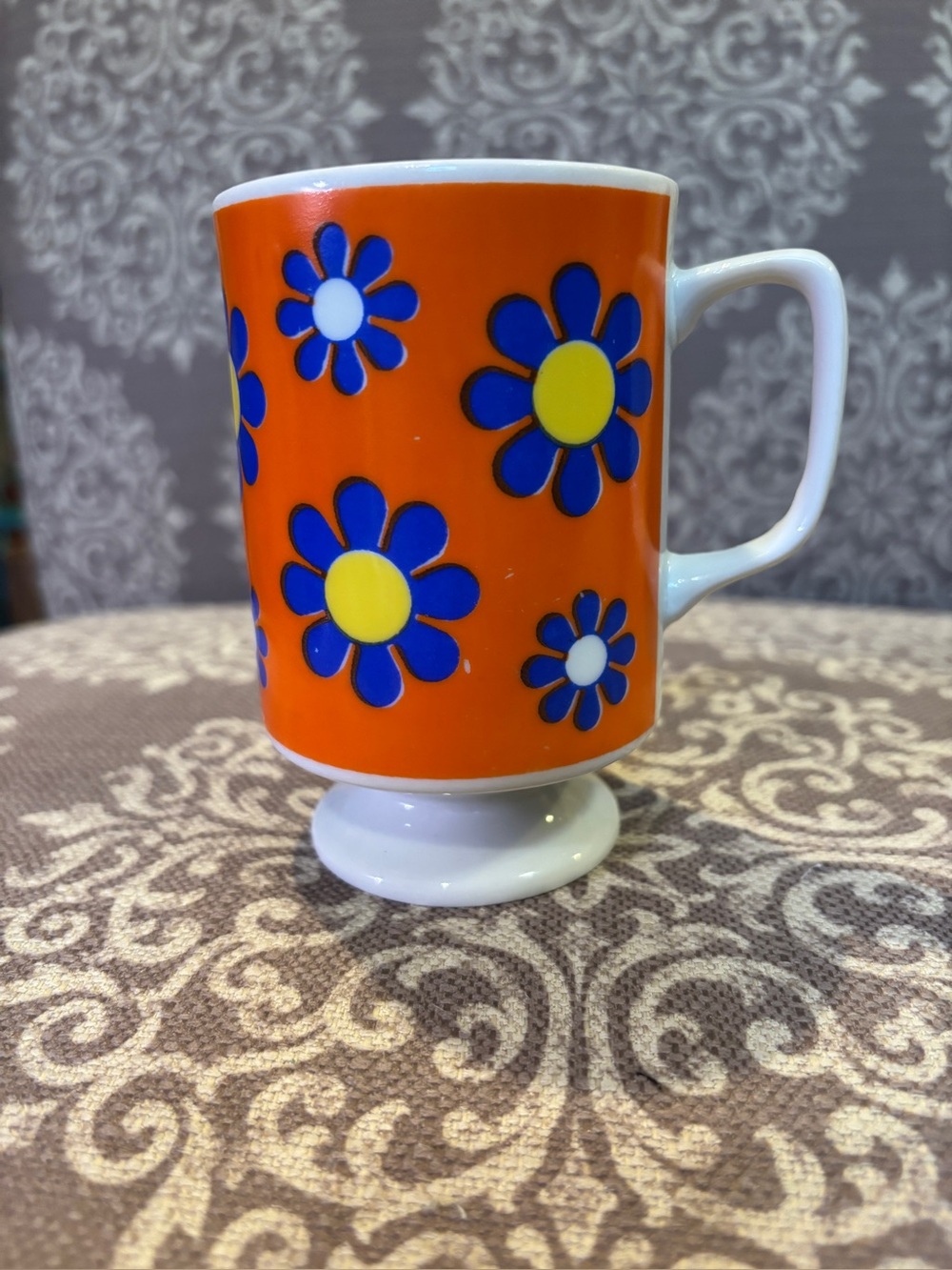 Vintage Crazy Daisies Mug